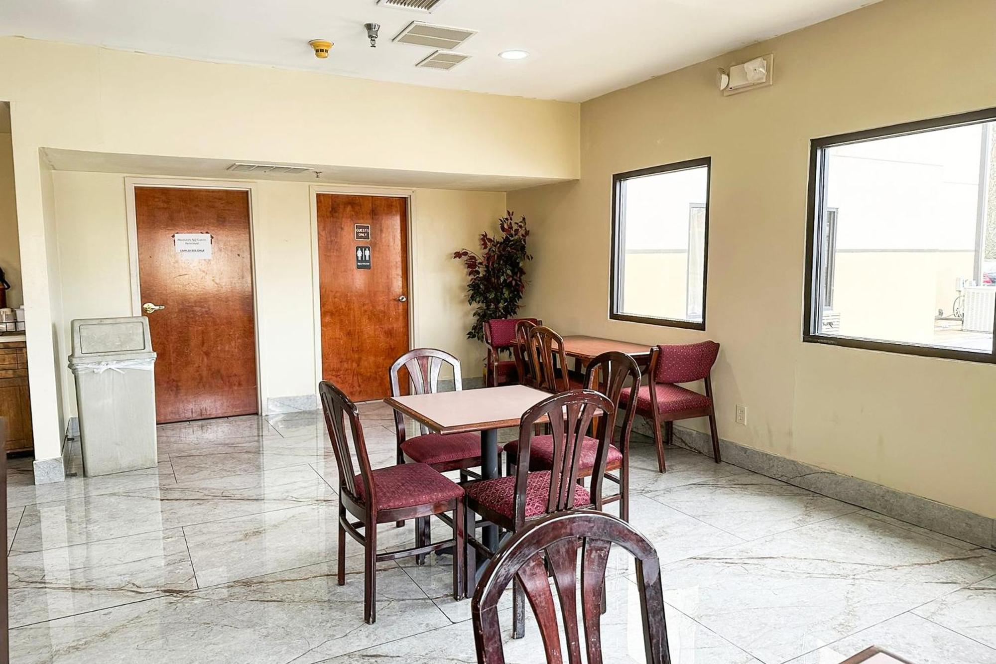 Oyo Hotel Rome West Ga Luaran gambar